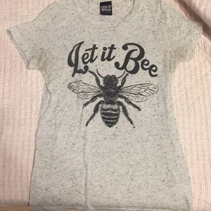 Chin Up apparel Let It Bee shirt size Small